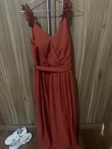 Vestido terra cota com laço atrás 