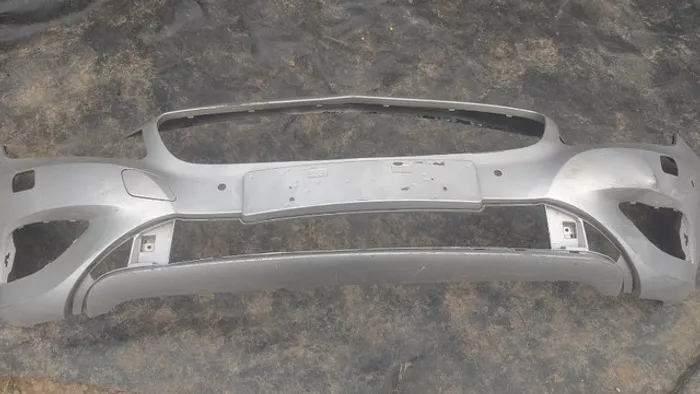 Parachoque Mercedes A200 prata 2013\2016 c\detalhe 