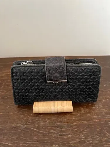 Carteira de couro Arezzo