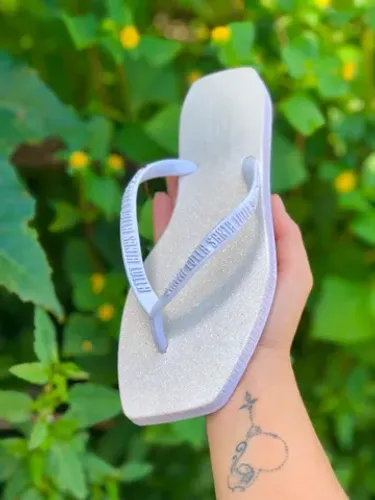 Chinelo reveillon