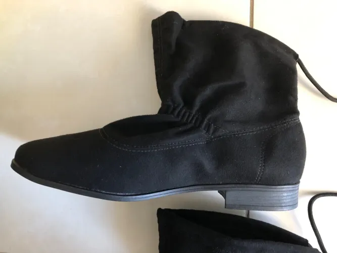 Bota Camurça Preta Salto Baixo 