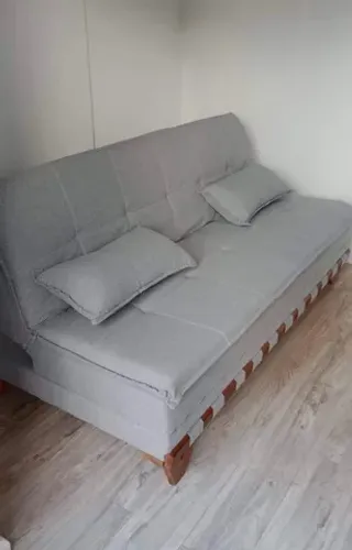 Sofa cama linho cinza / pes de madeira