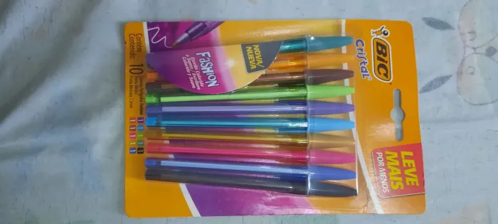 10 canetas coloridas Bic.