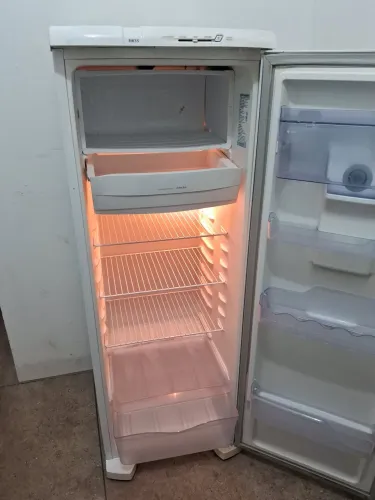 Geladeira do Saldão de Natal                            faço entrega 