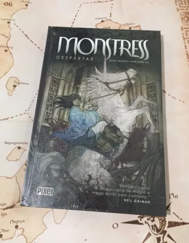 HQ MONSTRESS DESPERTAR