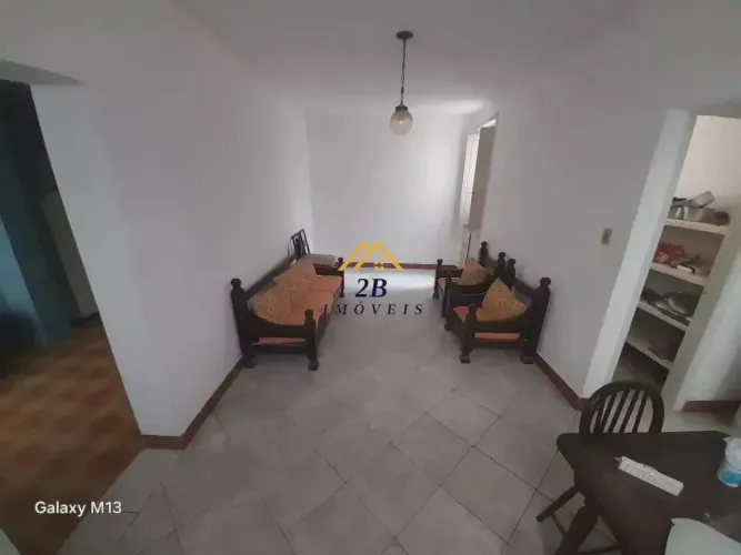 Casarão Amplo e Multifuncional  6 Quartos | 3 Vagas | Quintal com Área Verde