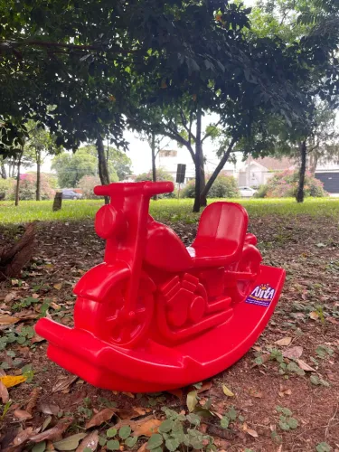 GANGORRA INFANTIL MOTO - PLÁSTICO ROTOMOLDADO