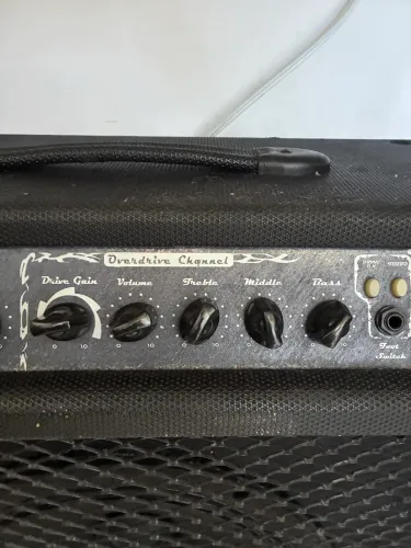 Amplificador de Guitarra 100W 12 pol Staner