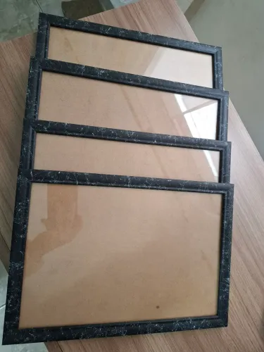 4 Molduras para fotos com vidro e fundo removível 