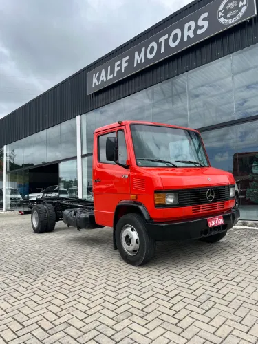 Mercedes Benz 710 2000