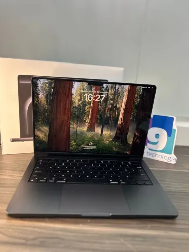 MacBook Pro 2023 M3 Pro 18GB 512GB SSD Sequoia  Space Black  Com caixa Seminovo impecável