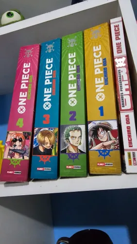 Coleção One Piece - Mangás Volumes 1 a 10 + volume red dos personagens