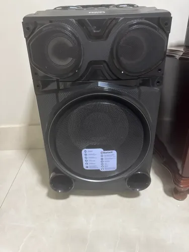 Caixa de som Philips com rodinhas