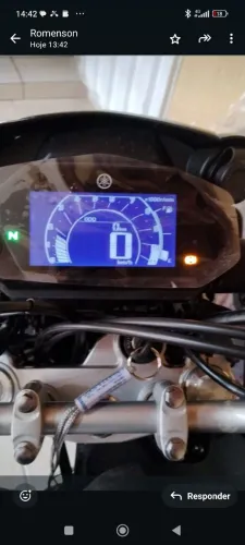 Lander 250 0 km emplacada