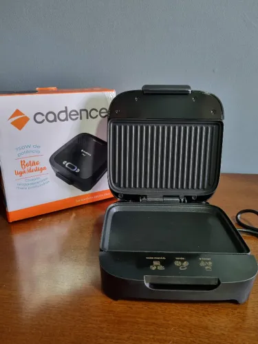 Sanduicheira Elétrica Cadence Click - Voltagem 220 - Nova