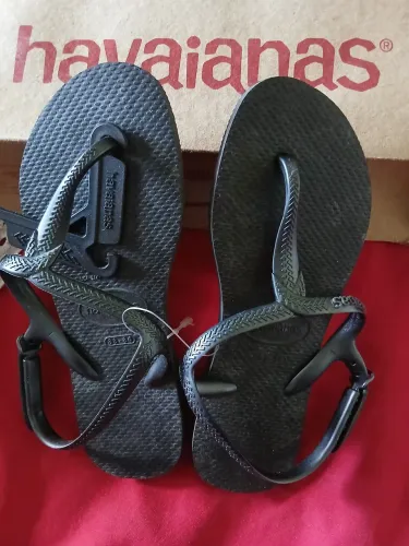 Sandália Havaianas Luna ou twist 33/34  