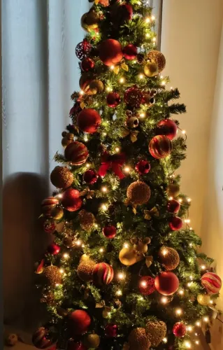 Completa - Árvore de Natal 2,10M (1200 galhos)