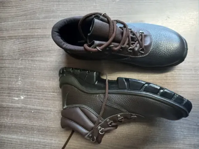 BOTA DE SEGURANÇA ESTIVL COURO BICO COMPOSITE Ca 42553 nova 190,00