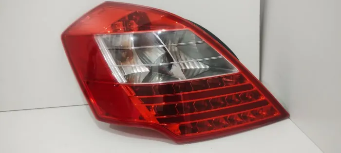 LANTERNA ESQUERDA GEELY Ec7 2013/2014 COM LED USADO ORIGINAL