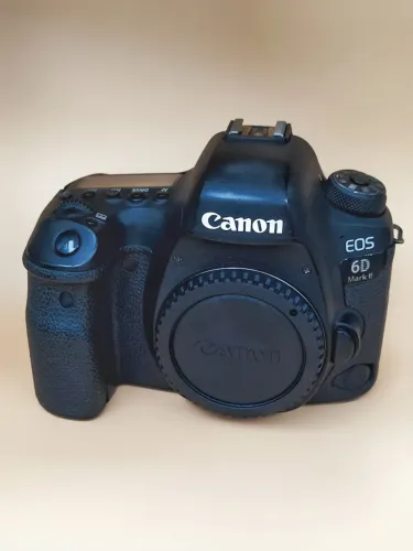  Canon EOS 6D Mark II (Full Frame) - Corpo / Excelente Estado<br>