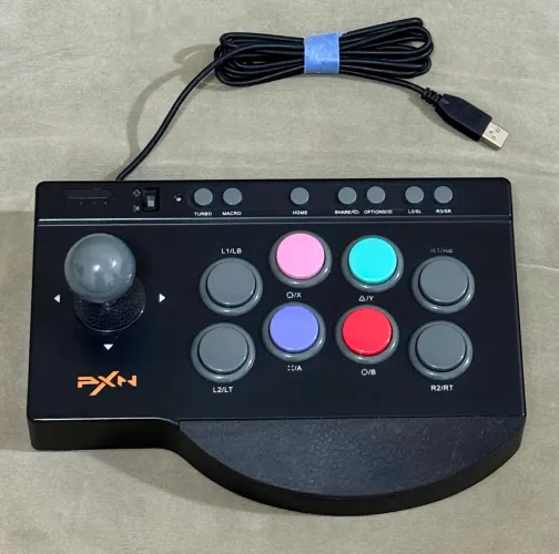 Controle profissional para jogos de luta