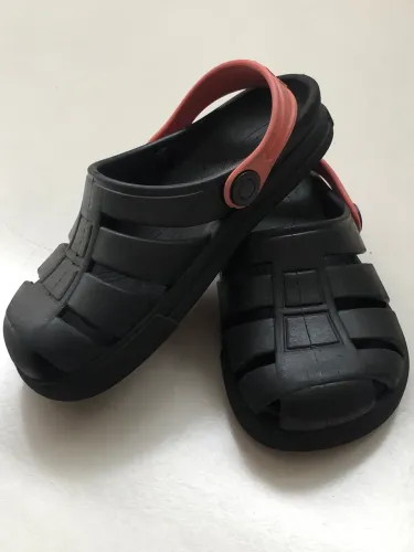 Babuche preta infantil