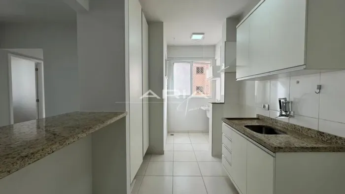 Apartamento à venda no Mirante do Lago na Gleba Palhano, Londrina PR