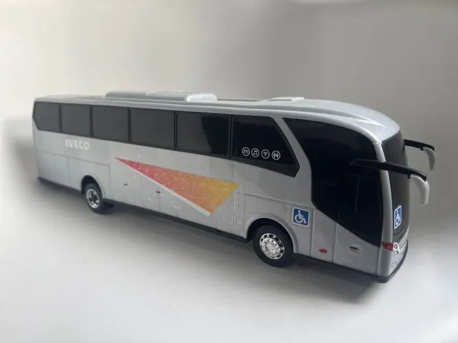 Miniatura ônibus Iveco 1/18 pneus de borracha *