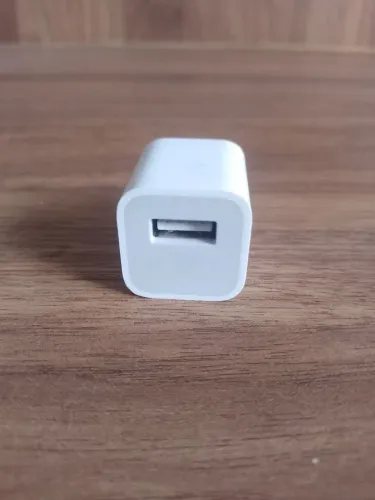Carregador / Fonte USB Apple Original 5w - A1385 - Pino chato (não acompanha o cabo).