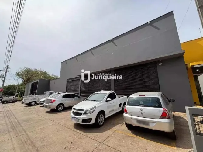Salão comercial para alugar no bairro Piracicamirim