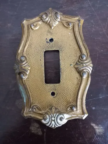Espelho Tomada Bronze Autorelevo - Rarissimo