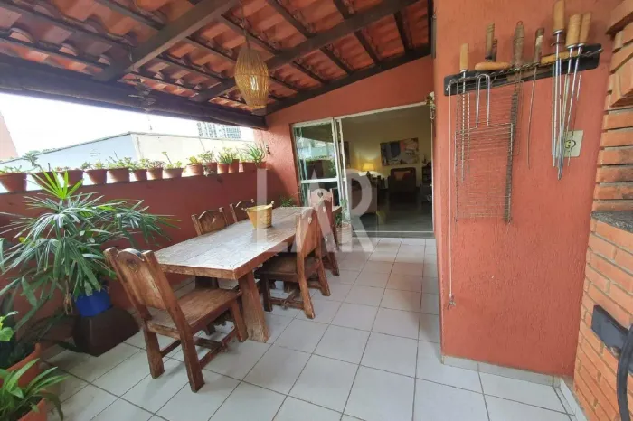 Casa à venda, 7 quartos, 1 suíte, 3 vagas, Santo Antônio - Belo Horizonte/MG