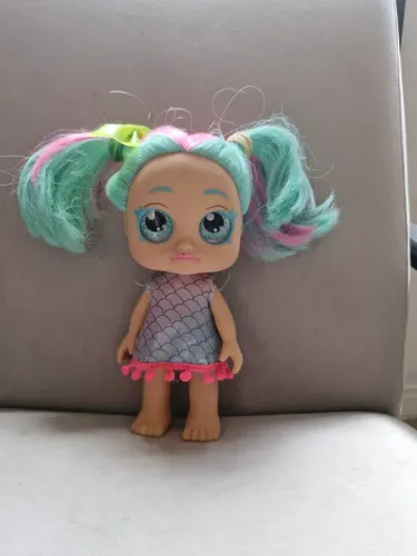 Boneca de olhos grandes - Brinquedo infantil
