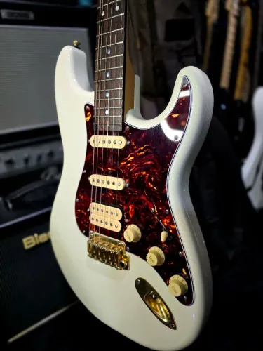 Guitarra Peruzzo Stratocaster hss Olympic White 2019 /ñ Gibson epiphone prs fender ibanez