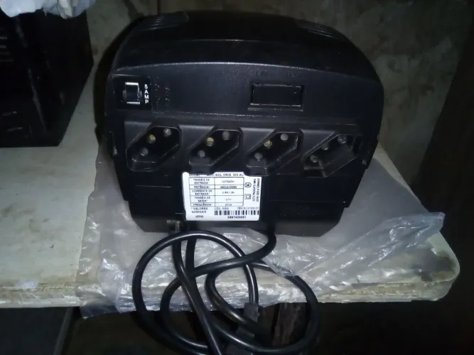 Estabilizador APC 330W de Potência<br>