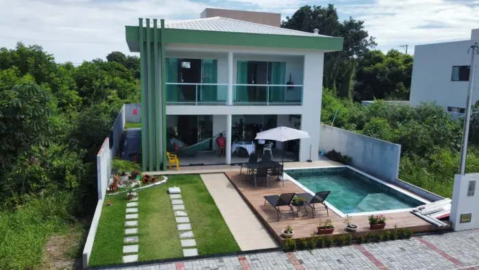 Linda Casa, Fino Acabamento, 4/4, Piscina, Cond. Fechado, Praia Privativa!!