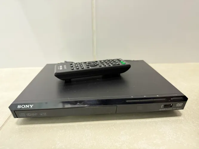 Aparelho de Dvd Sony DVP-SR370 c/ Controle Remoto