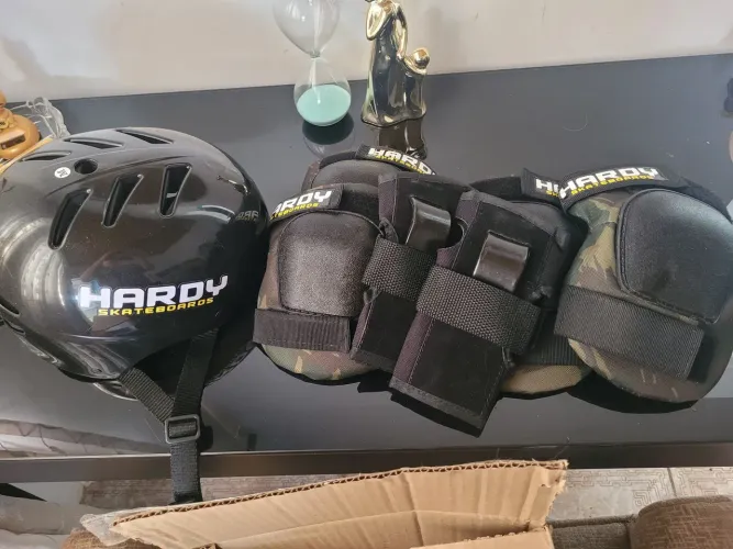 Skate com kit segurança Hardy