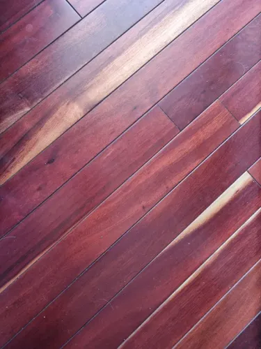 Pisos laminados em madeira
