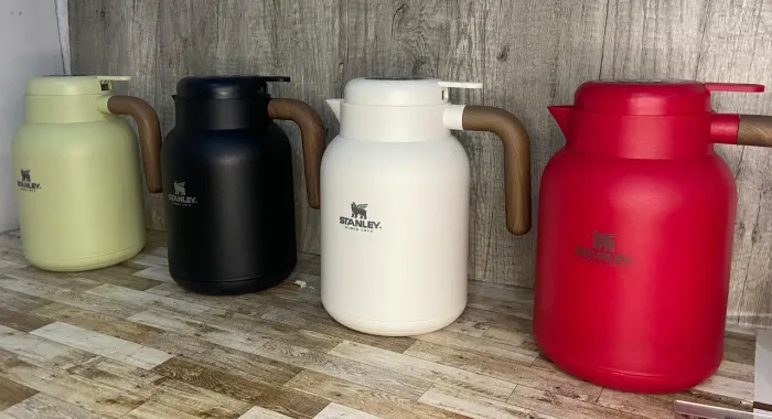 Cafeteira Capacidade: 1000ml Mantém a temperatura por muito mais tempo