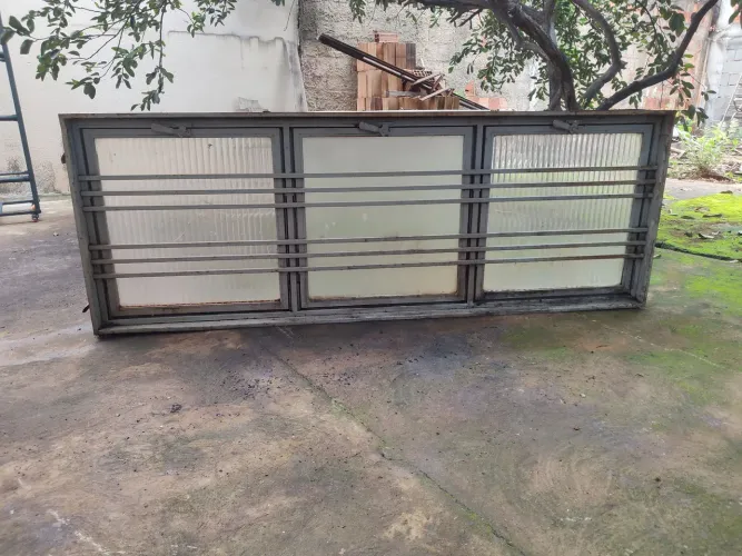 Janela grande reforçada chapa 18 2,03 x 0,73 600$ entrego