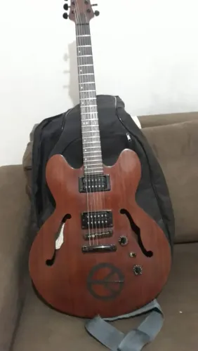 Vendo guitarra semi acústica e Amplificador fender