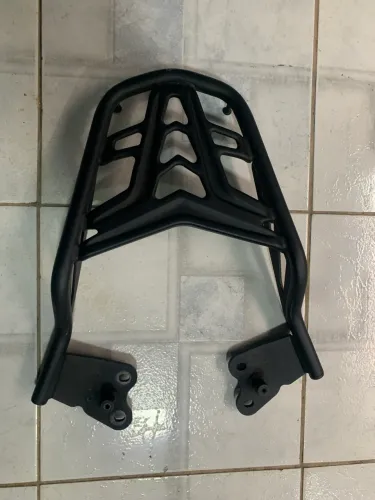 Bagageiro Twister CB300F para baú churrasqueira