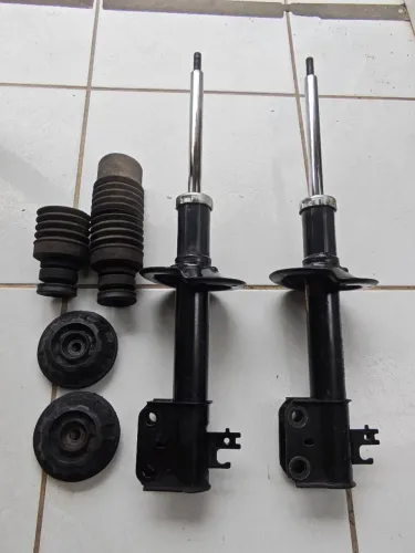 Kit amortecedores Etios original Toyota