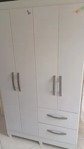 Roupeiro infantil 4 portas branco 480 reais