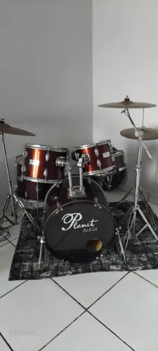 Bateria planet bless completa com pratos krest impecável