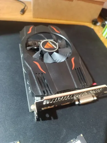 Placa de Vídeo AMD Radeon RX 550 2GB GDDR5 - Testada e Funcionando 100%