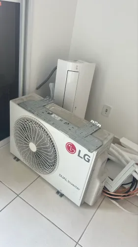 LG Dual Inverter 9.000 BTUs Quase Novo - 3 Meses de Uso