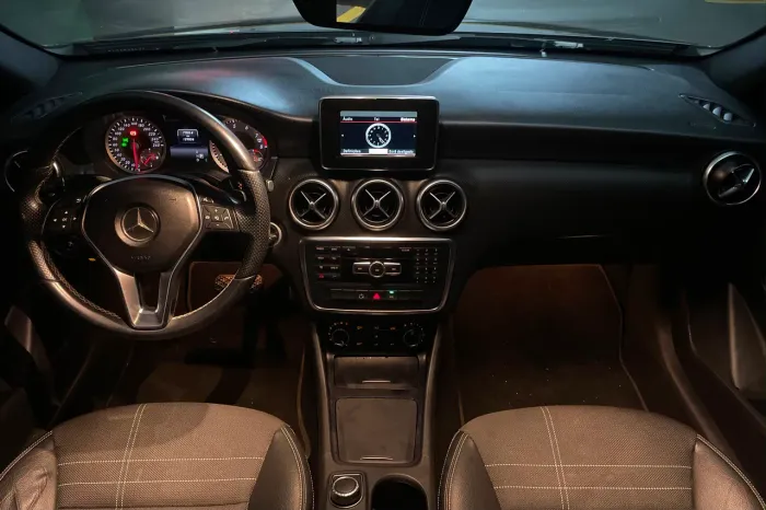 Mercedes-Benz Classe A 200 1.6 TB 16V Urban 156cv Aut. 2014