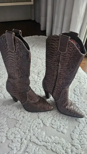 2 pares de bota num 35